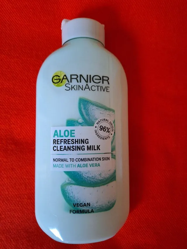 Love this cleansing milk. Feel lovely on the skin 💚