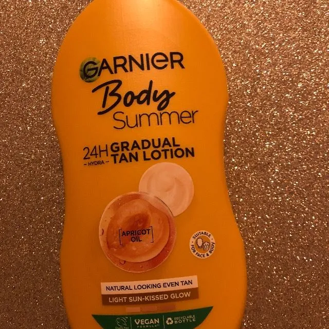 I am giving my skin a healthy tan with my Garnier body