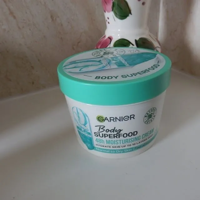 Garnier Body Superfood Aloe Vera and Magnesium is a