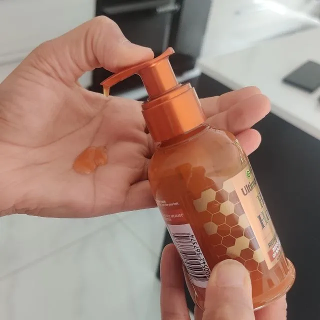 This honey hair serum looks like honey and consistency is