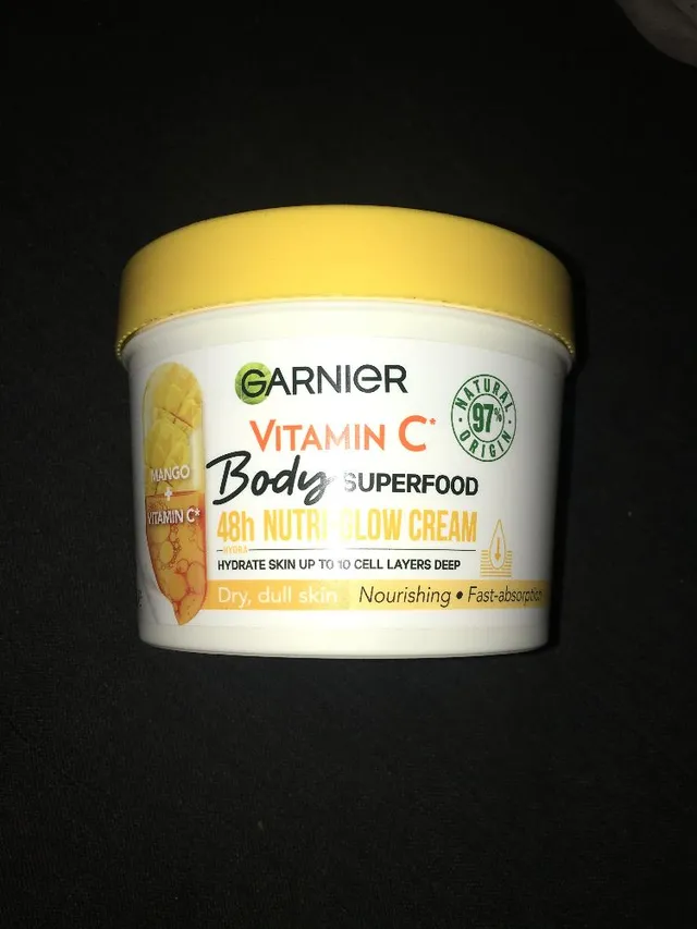 Vitamin C body SUPERFOOD 48h Nutri-Glow cream. This cream