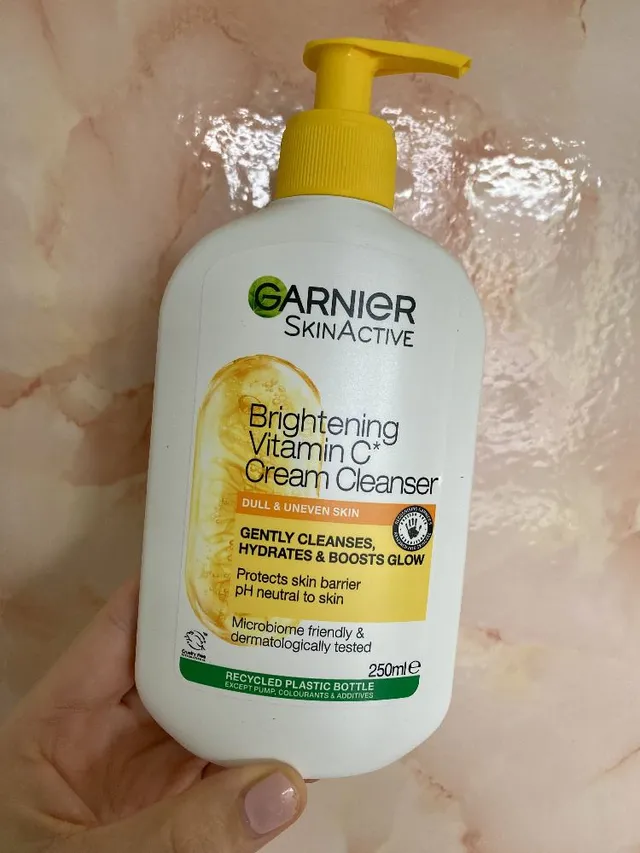 Brightening vitamin C cream cleanser 🤩🤩🤩 It protects your