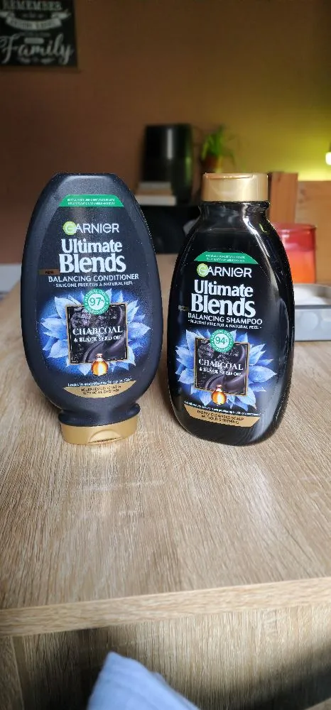Garnier Ultimate blends Charcoal and black seed oil shampoo