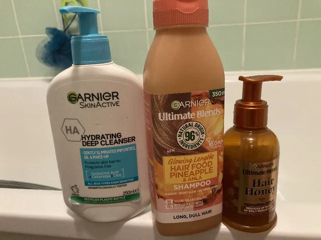 Bath and hair wash