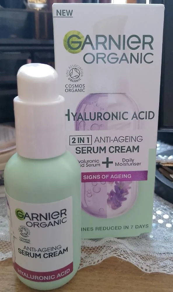 Garnier Organic Lavandin &amp; Hyaluronic Acid 2in1